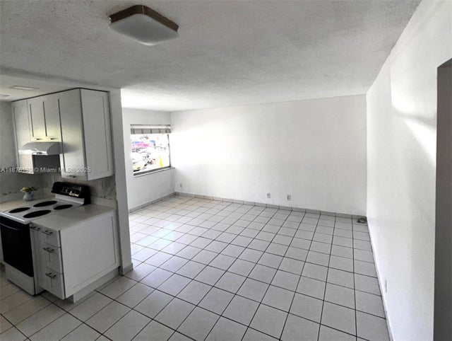 5 of 22 - 2145 Pierce St 105, Hollywood, FL