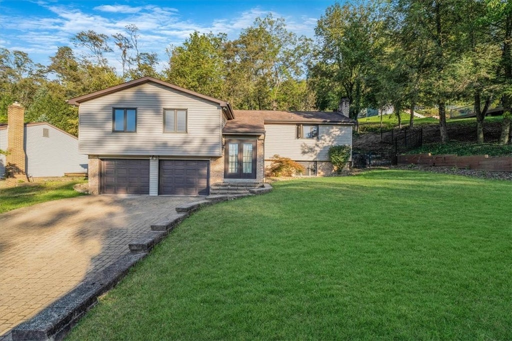 529 Saint George Drive, N Versailles