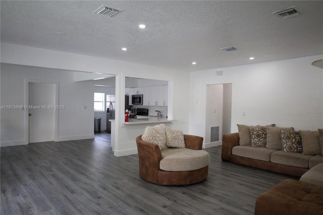 2 of 15 - 181 Ne 121st St, North Miami, FL