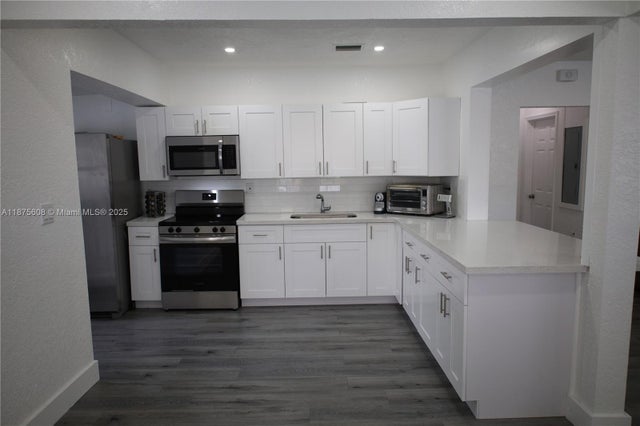 4 of 15 - 181 Ne 121st St, North Miami, FL
