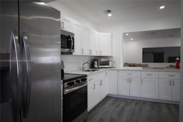 5 of 15 - 181 Ne 121st St, North Miami, FL