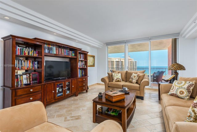 5 of 33 - 789 Crandon Blvd 1202, Key Biscayne, FL