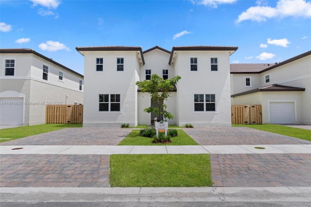 1 of 33 - 13353 Sw 274 St, Miami, FL