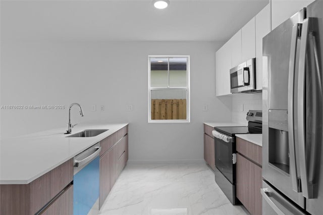 4 of 33 - 13353 Sw 274 St, Miami, FL