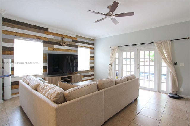 4 of 39 - 1035 Nw 7th Ter, Fort Lauderdale, FL