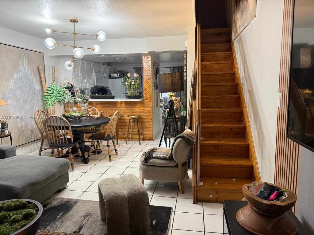 1279 W 51st Pl B-13, Hialeah