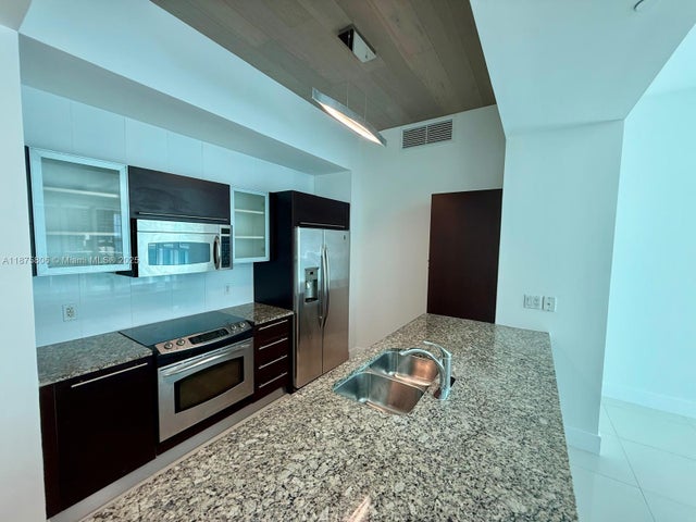 3 of 23 - 951 Brickell Ave 1010, Miami, FL