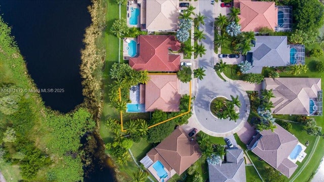 4 of 46 - 2547 Hunters Run Way, Weston, FL