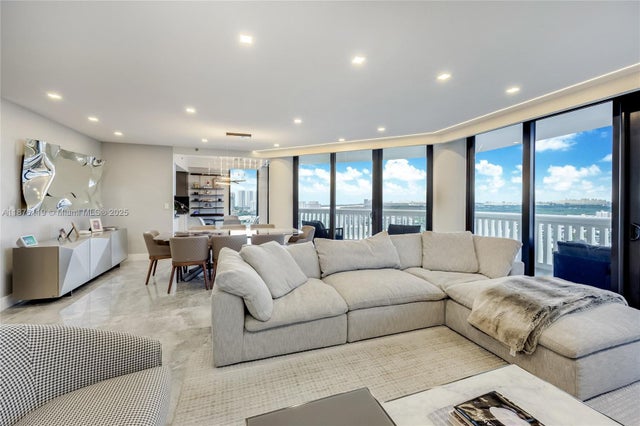 1 of 21 - 2000 Island Blvd 2507, Aventura, FL