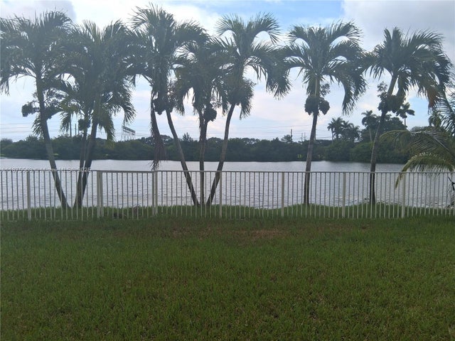 3 of 8 - 5245 Sw 38th Ave, Hollywood, FL