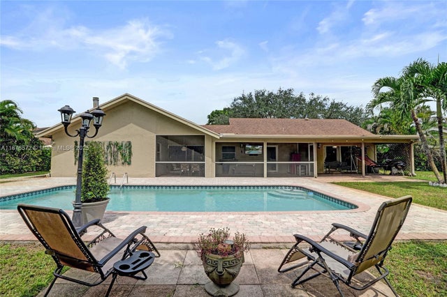 12100 Park Dr, Cooper City