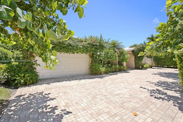 4 of 28 - 7050 Ne 7th Ave, Boca Raton, FL