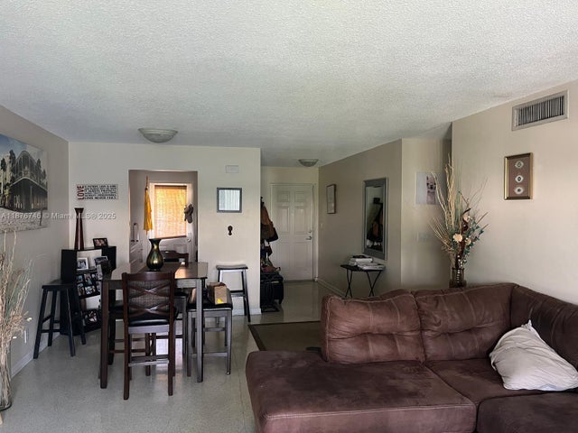 5 of 19 - 322 N Federal Hwy 233, Deerfield Beach, FL