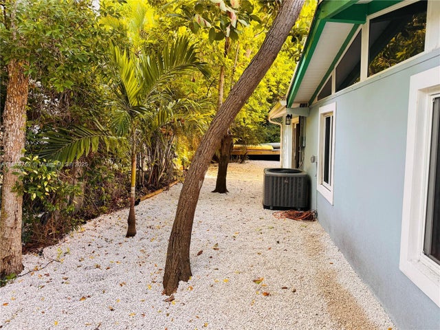 1 of 20 - 217 Gasparilla Dr, Key Largo, FL