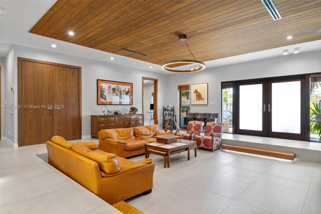 4 of 45 - 3200 Ne 165th St, North Miami Beach, FL
