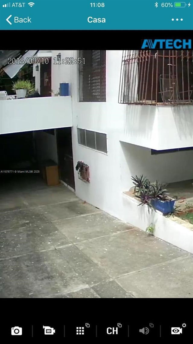 3 of 8 - 10 Hatuey, Santo Domingo, 