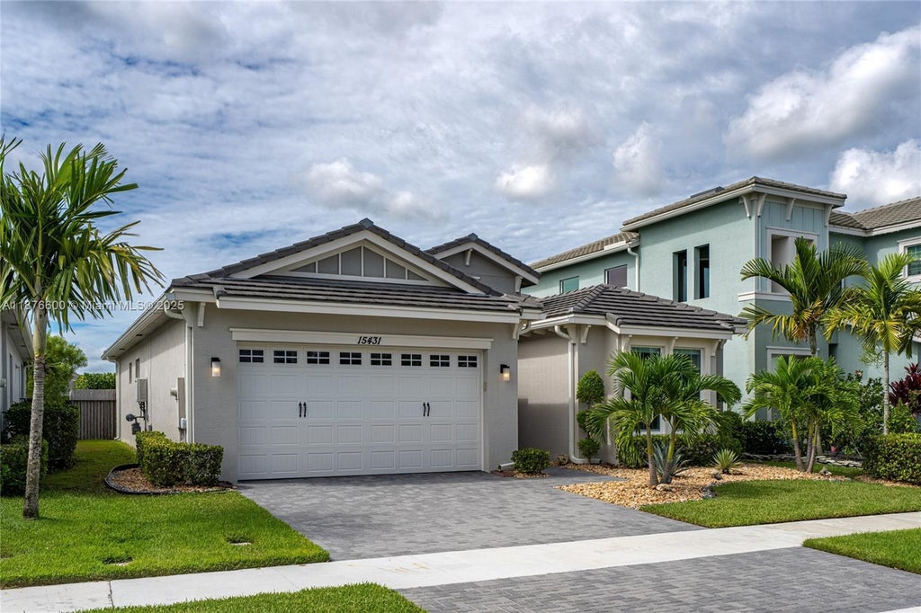 15431 Goldfinch Cir, Westlake