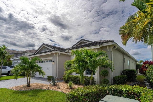 2 of 51 - 15431 Goldfinch Cir, Westlake, FL