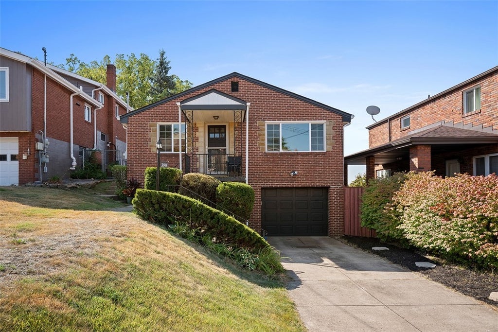 390 Susanna Court, Greenfield