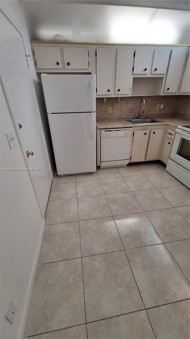 5 of 26 - 22605 Sw 66th Ave 409, Boca Raton, FL