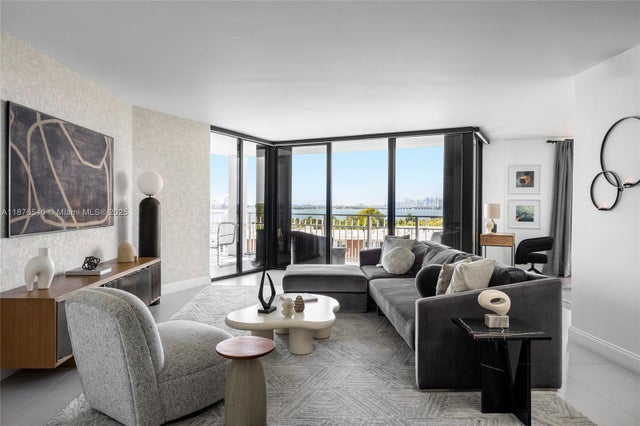 1 of 32 - 4000 Towerside Ter 804, Miami, FL
