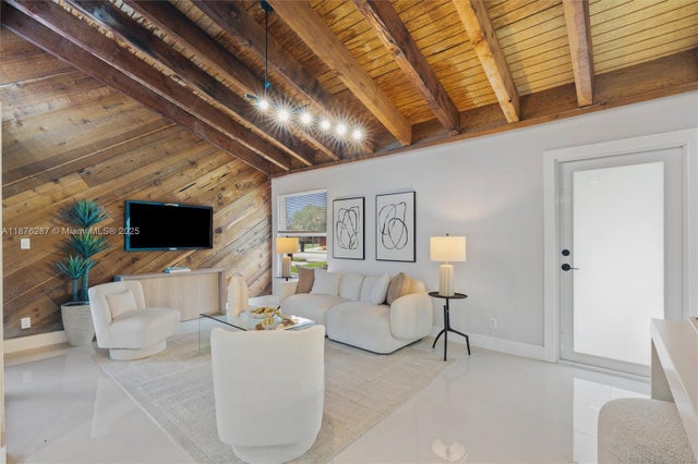 4 of 25 - 6816 Nw 26th Ave, Fort Lauderdale, FL