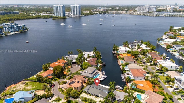 4 of 65 - 2925 Ne 164th St, North Miami Beach, FL