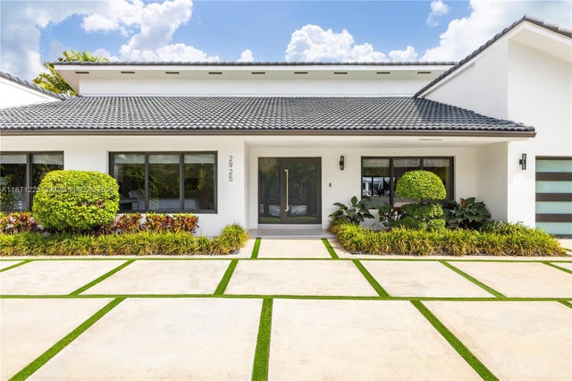 5 of 65 - 2925 Ne 164th St, North Miami Beach, FL