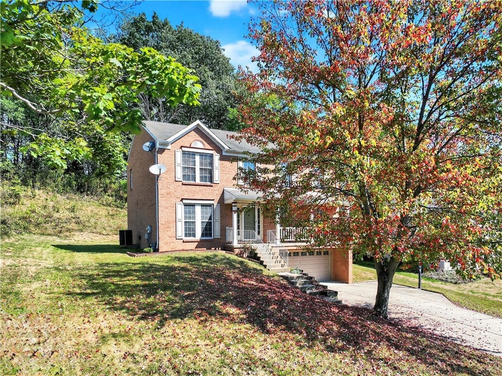 185 Stonewood Drive, Bethel Park