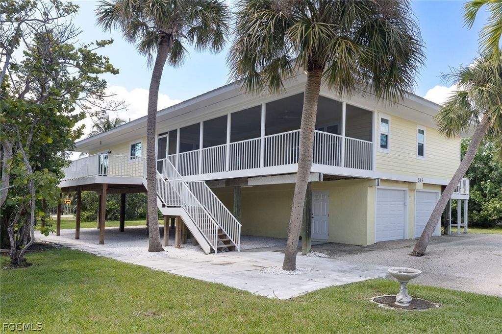 645 Oliva St, SANIBEL