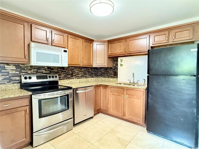 5495 Nw 10th Ct 104, Plantation