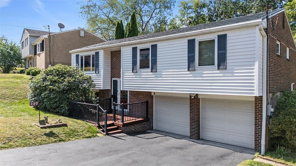 227 Yosemite Drive, Penn Hills