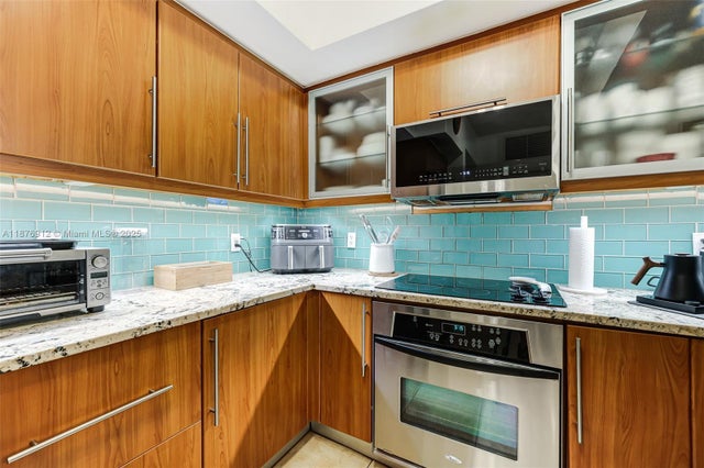 5 of 47 - 888 S Douglas Rd 1117, Coral Gables, FL
