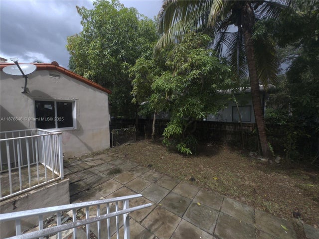 2 of 11 - 1042 Ne 95th St, Miami Shores, FL