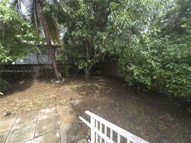 3 of 11 - 1042 Ne 95th St, Miami Shores, FL