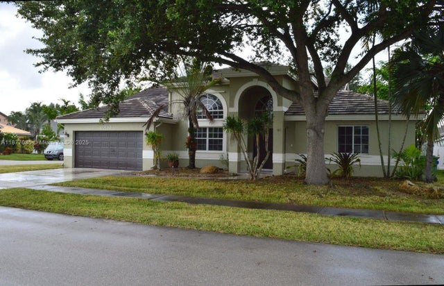 3 of 37 - 20133 Nw 9th Ct, Pembroke Pines, FL