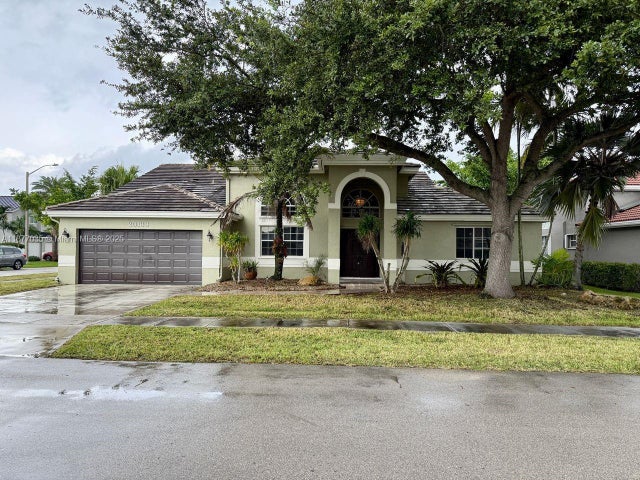 4 of 37 - 20133 Nw 9th Ct, Pembroke Pines, FL