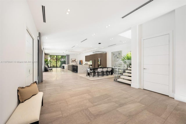 3 of 38 - 2321 Trapp Ave, Coconut Grove, FL