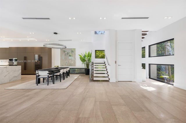 4 of 38 - 2321 Trapp Ave, Coconut Grove, FL