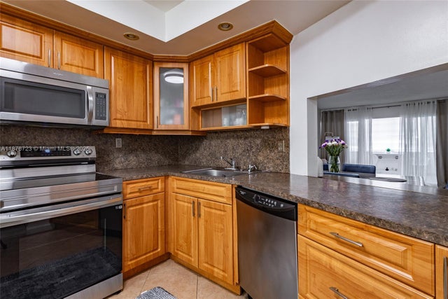 1 of 27 - 1750 Ne 191st St 708-2, Miami, FL