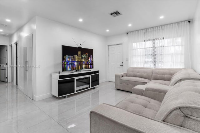 4 of 30 - 11861 Sw 187th Ter, Miami, FL
