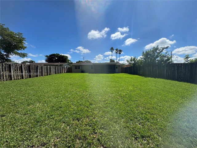 5 of 36 - 2411 Nw 60th Ter, Sunrise, FL