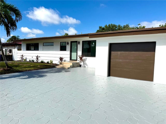 1 of 51 - 14860 Ne 11th Ave, Miami, FL