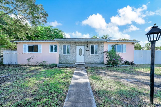 1 of 37 - 11850 Sw 199th St, Miami, FL