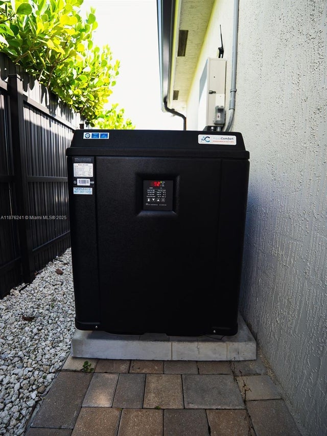 4 of 42 - 14478 Sw 21st St, Miami, FL