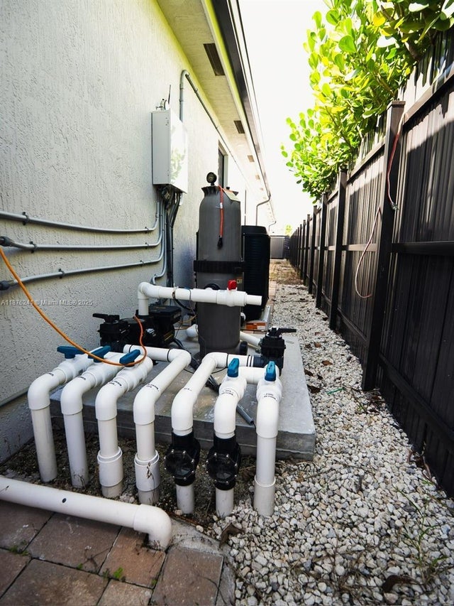 5 of 42 - 14478 Sw 21st St, Miami, FL