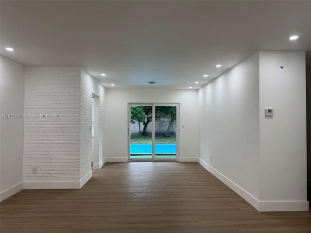 1 of 17 - 370 Nw 43rd Ave, Plantation, FL