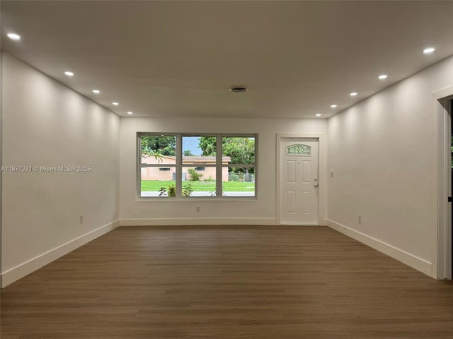 2 of 17 - 370 Nw 43rd Ave, Plantation, FL
