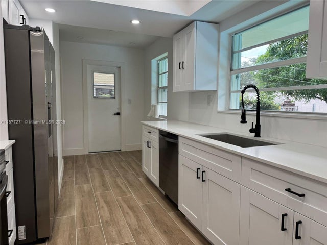 3 of 17 - 370 Nw 43rd Ave, Plantation, FL