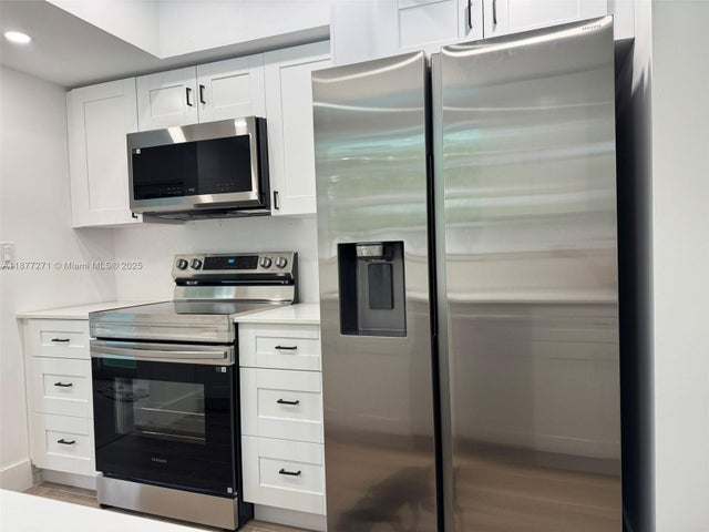 4 of 17 - 370 Nw 43rd Ave, Plantation, FL